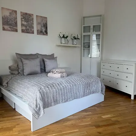 Apartment Cozy Flat In The Heart Of